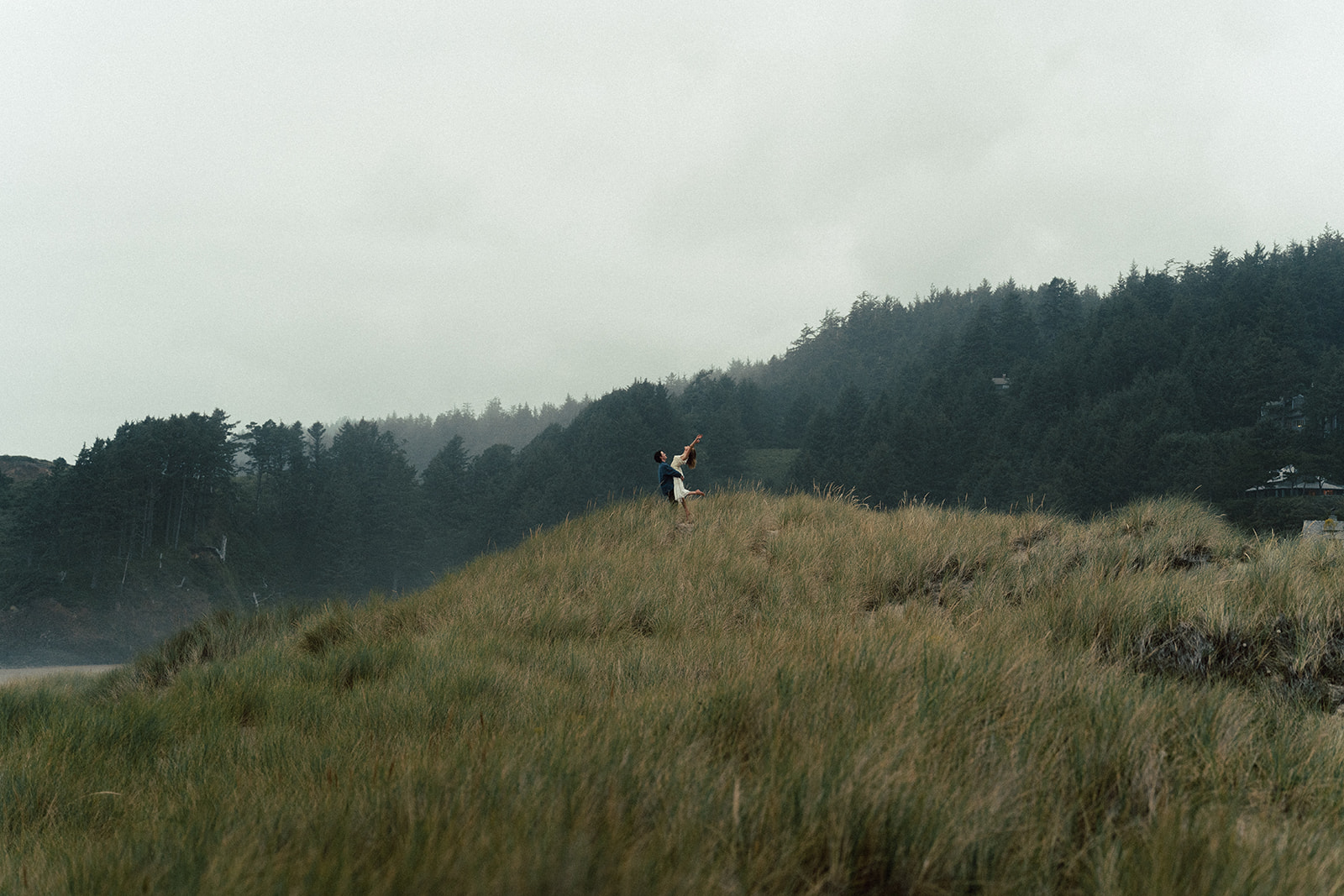 cannon beach couples session cannon beach engagement session cinematic couples photos nyc photographer cinematic engage