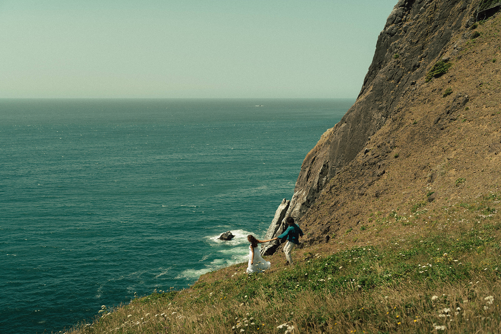 oregon coast couples session oregon coast engagement session beach engagement nyc wedding photographer nyc engagement